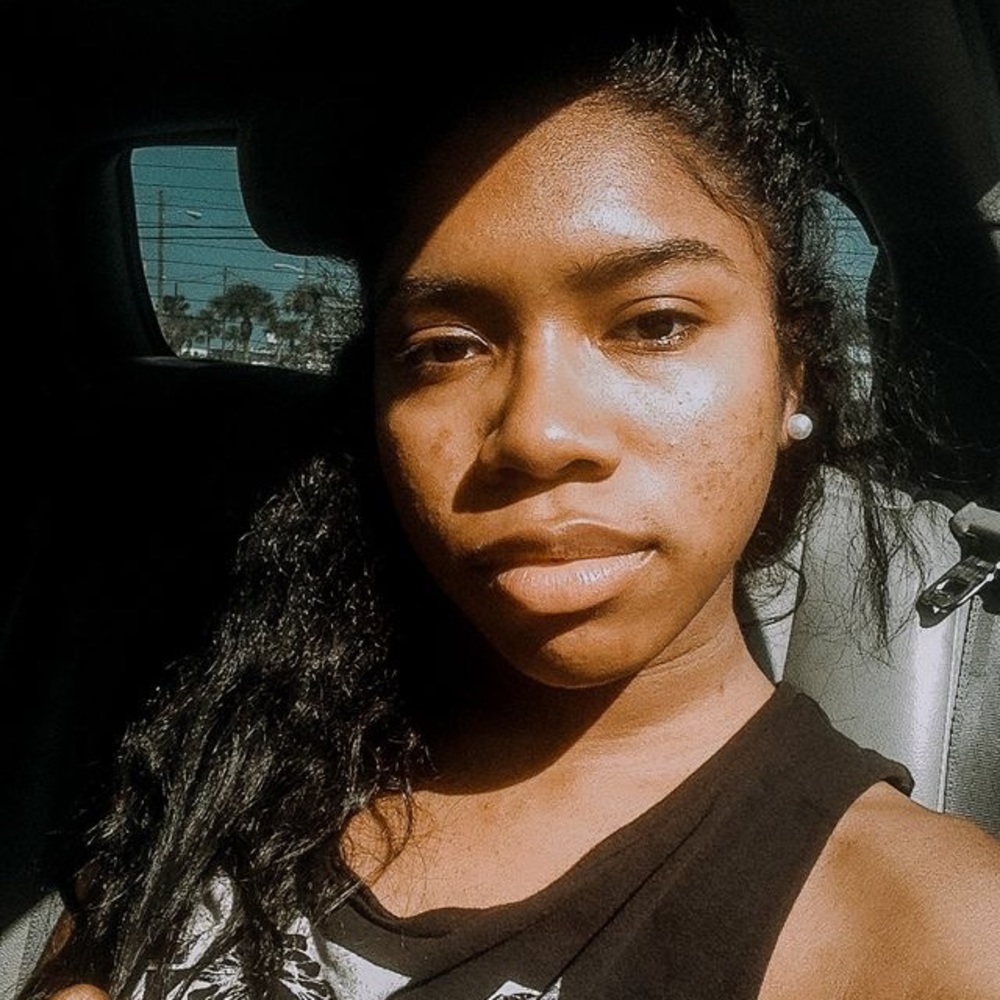 Meet your Posher, Esmeralda